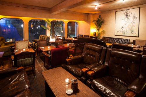 Pile Cafe パイルカフェ 恵比寿 ホール の正社員求人募集 オシャレなカフェ レストランのバイト 求人のラテコ