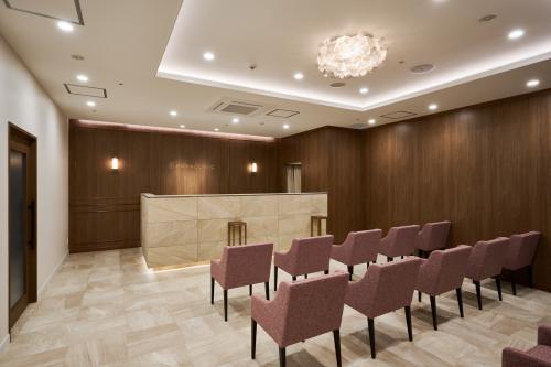 ＜未経験OK！＞【 あおばクリニック 】美容受付カウンセラー…