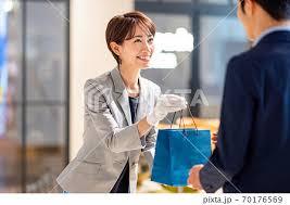 20代・30代女性活躍中!【百貨店経験者大歓迎!!】誰もが知って...